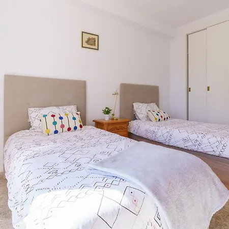 Malagasuite Lovely & Comfy * טורמולינוס